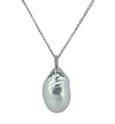 Lot 427 - South Sea Pearl Pendant.