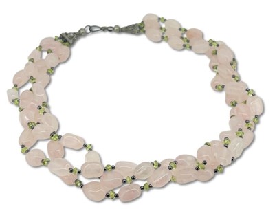 Lot 433 - Rose Quartz and Peridot Necklace