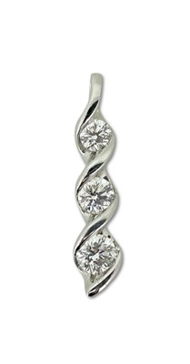 Lot 351 - Diamond Pendant.
