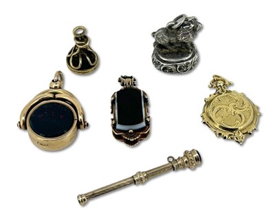Lot 404 - A Group of Silver and Gold Items.