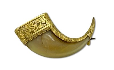 Lot 287 - Indian Claw Brooch.