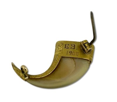 Lot 287 - Indian Claw Brooch.