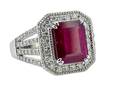 Lot 329 - Resplendent Ruby Ring.