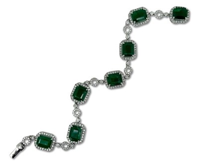 Lot 294 - Enchanting Zambian Emerald Bracelet.