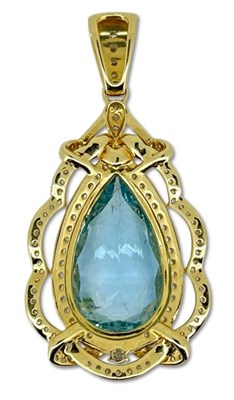 Lot 272 - A Substantial Aquamarine & Diamond Pendant.