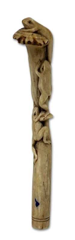 Lot 195 - Japanese Carved Horn/Bone Parasol Handle.