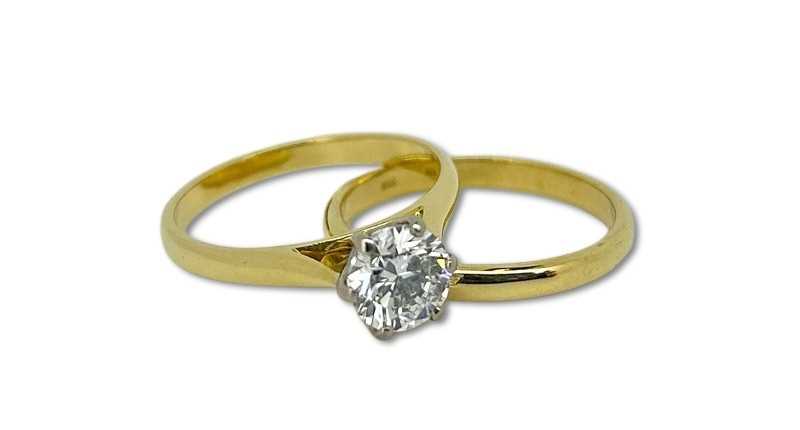 Lot 249 - 18ct Diamond Ring & Wedding Band.