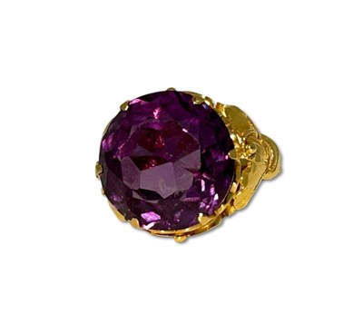 Lot 305 - Colour Change Sapphire.
