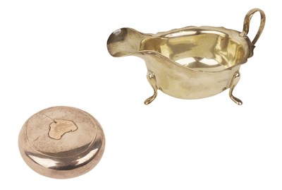 Lot 441 - Gravy Jug and a Snuff Box.