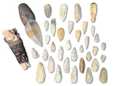 Lot 129 - Old Aboriginal quartz knife, Qty Pirri Points.
