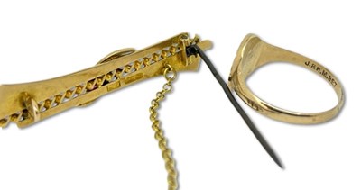Lot 263 - 15ct Brooch & 9ct Signet Ring.