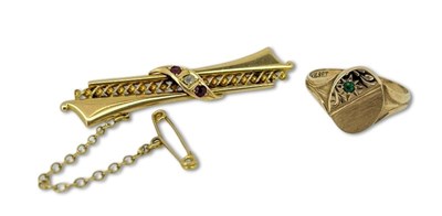 Lot 263 - 15ct Brooch & 9ct Signet Ring.