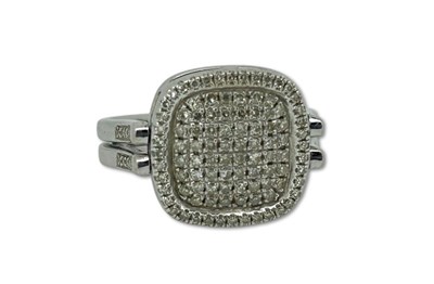 Lot 262 - Diamond Flip Style Ring.