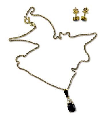 Lot 265 - Pendant and Earrings.
