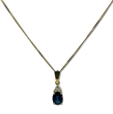 Lot 265 - Pendant and Earrings.