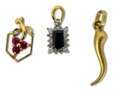 Lot 273 - Trio of Pendants.