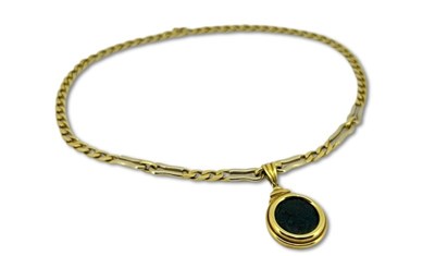 Lot 372 - 18ct Chain & Pendant.