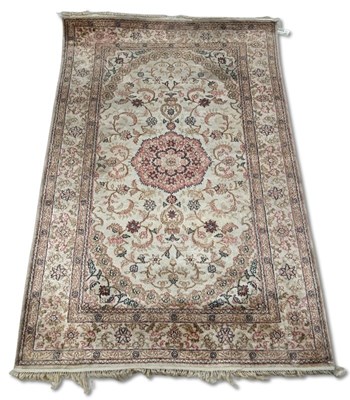 Lot 151 - Tabriz Persian Silk Rug, 94 x 152 cm.