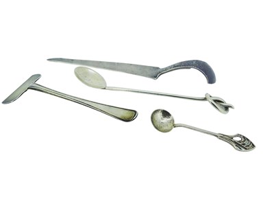 Lot 580 - Silver items.