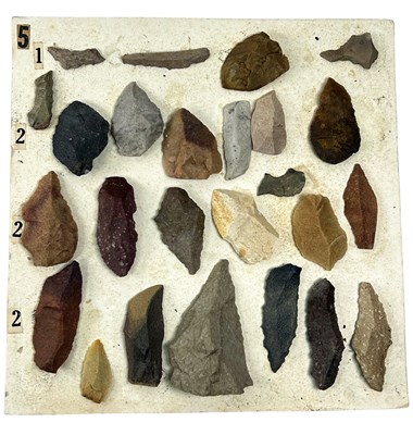 Lot 28 - South Aust Pirri points and stone tools.