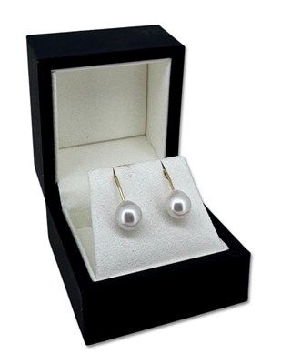 Lot 388 - Small Pearl Drops.