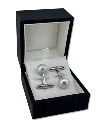 Lot 302 - Pearl Cufflinks.