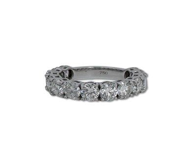 Lot 349 - Diamond Ring.