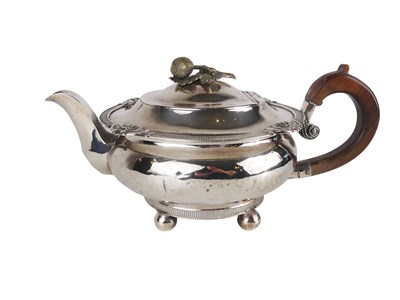 Lot 583 - A large Georgian Tea Pot.