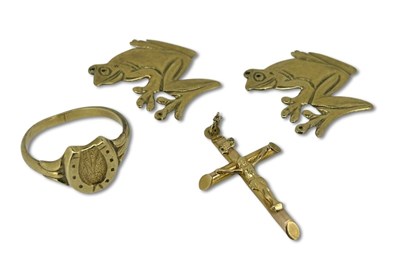 Lot 395 - Two Frogs, a Cross and Horseshoe Ring.