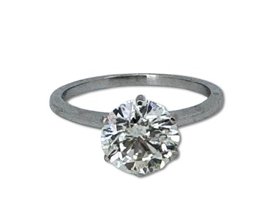 Lot 382 - Solitaire Diamond Ring.