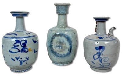 Lot 285 - Antique Chinese Blue and White Wares, 3 pcs.