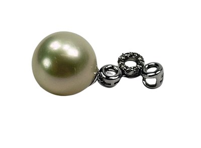 Lot 64 - Pearl Drop Pendant.