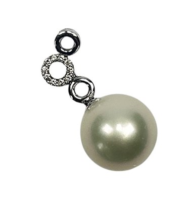 Lot 64 - Pearl Drop Pendant.