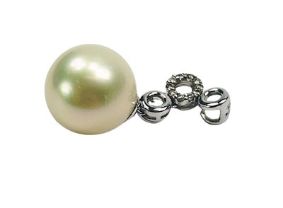 Lot 64 - Pearl Drop Pendant.