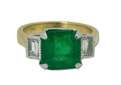 Lot 343 - Zambian Emerald Ring.