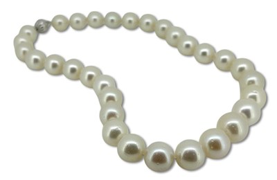 Lot 314 - Strand of South Sea Pearls.