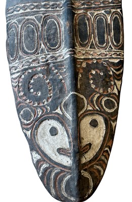 Lot 143 - Sepik shield Iatmul tribe. East Sepik Province Papua New Guinea.