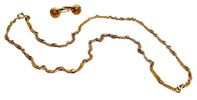 Lot 117 - Chain and Earrings.