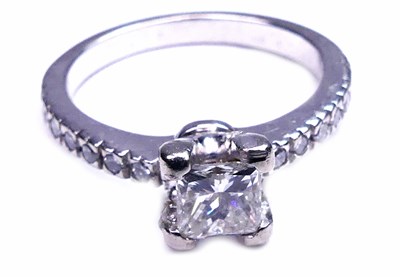 Lot 317 - A Classic Diamond Ring.