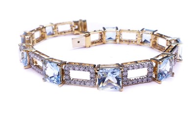 Lot 318 - 14ct Yellow Gold Aquamarine & Diamond Bracelet.