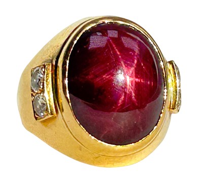 Lot 137 - Star Ruby Ring.