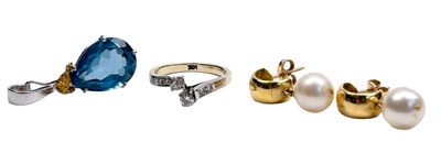 Lot 135 - Assortment of Jewellery.