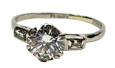 Lot 174 - Solitaire Diamond Ring.