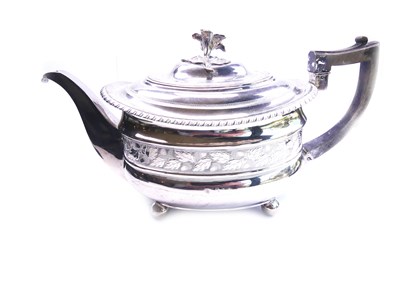 Lot 279 - George III Teapot in Sterling Silver.