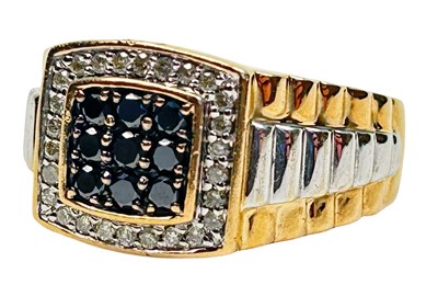 Lot 121 - Gent Signet Ring.