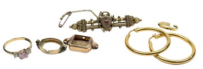 Lot 168 - Assorted Gold Items.